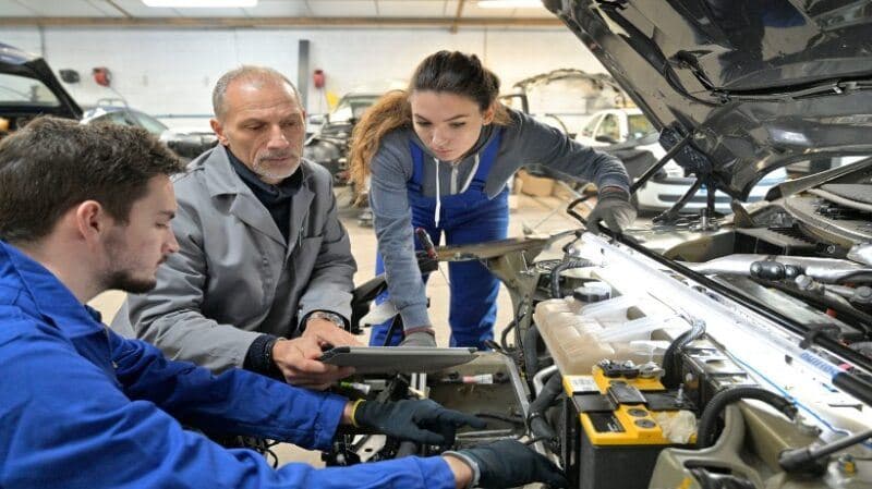 Training Design Strategy For Large-Scale Technical Training